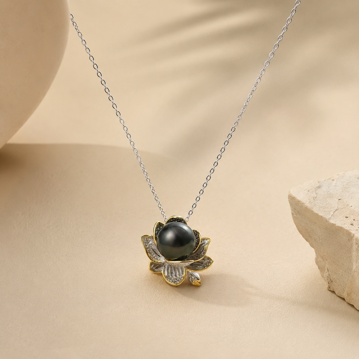 Collier Pendentif Perle de Tahiti Noire Fleur – Argent 925