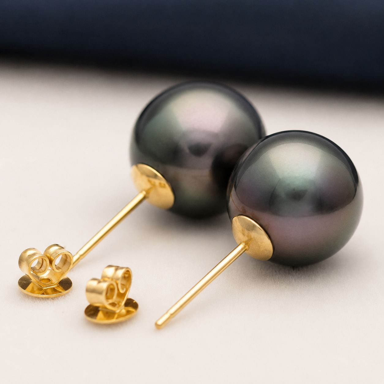 Puces d'Oreilles Perle de Tahiti Noire Ronde 9-10 mm – Argent 925