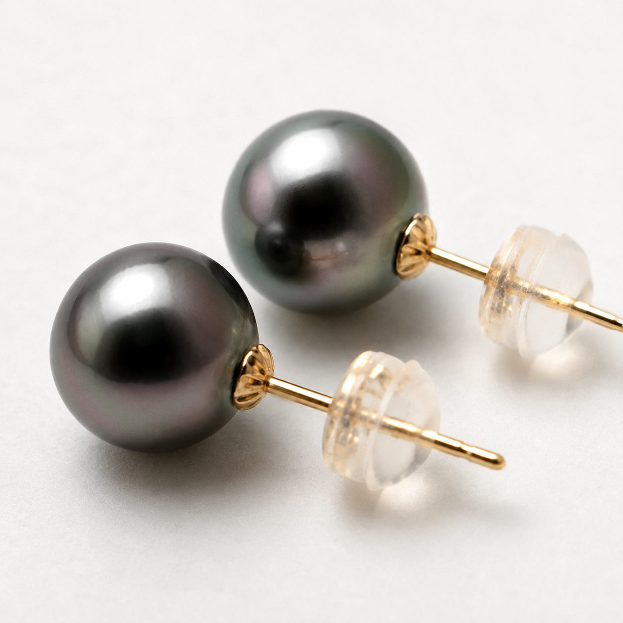 Puces d'Oreilles Perle de Tahiti Noire Ronde