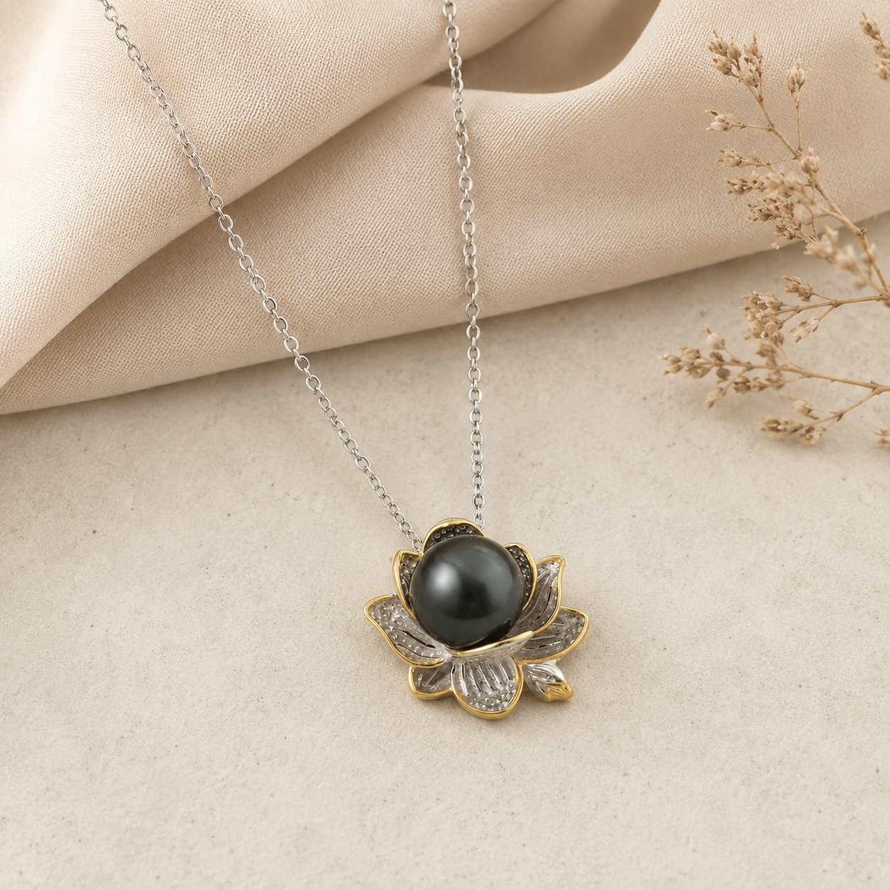 Collier Pendentif Perle de Tahiti Noire Fleur – Argent 925
