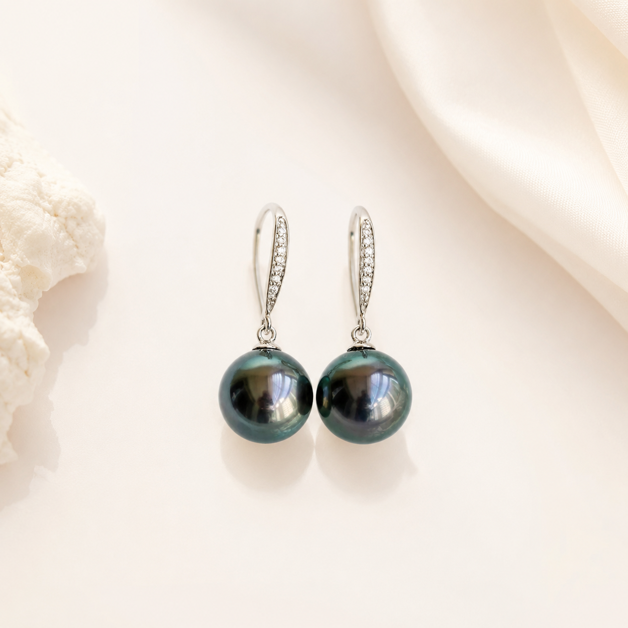 Boucles d'Oreilles Perle de Tahiti 16 mm Pendantes