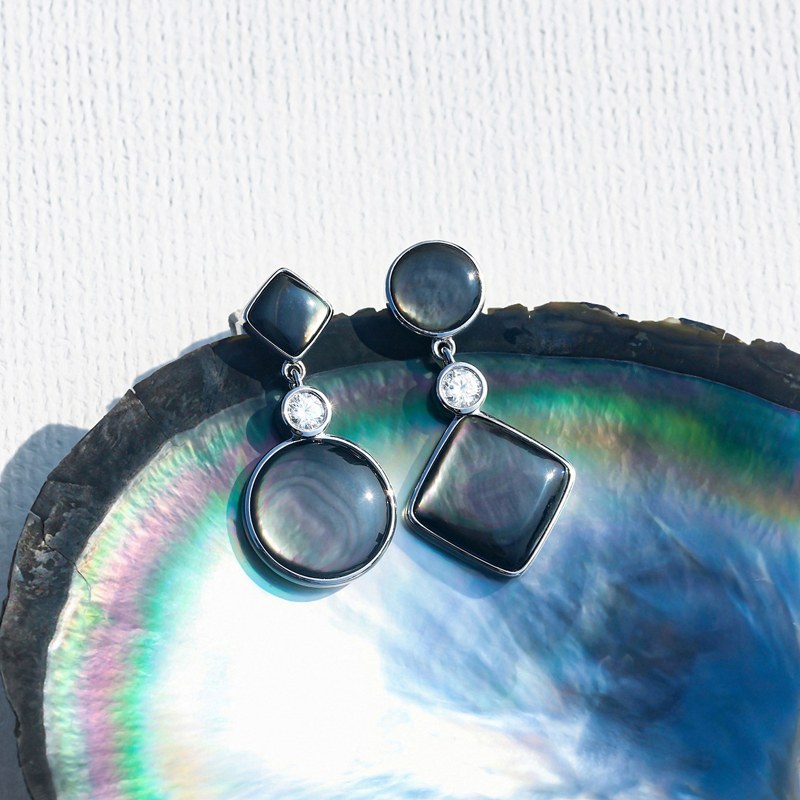 Boucles d'oreilles Perle de Nacre – Asymétrique Rond et Carré – Nacréa Tahiti