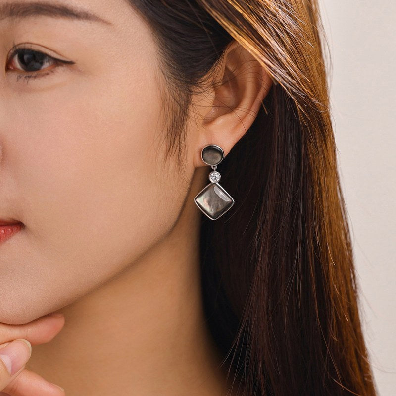 Boucles d'oreilles Perle de Nacre – Asymétrique Rond et Carré – Nacréa Tahiti