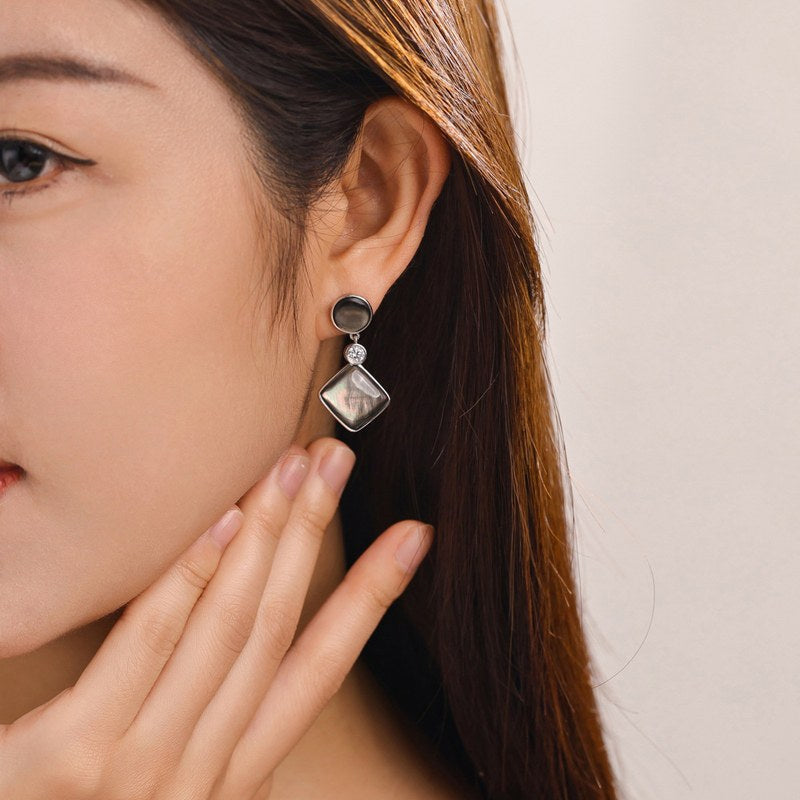 Boucles d'oreilles Perle de Nacre – Asymétrique Rond et Carré – Nacréa Tahiti