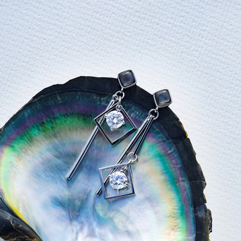 Boucles d'oreilles Perle de Tahiti – Carrés Géométriques Ajourés – Nacréa Tahiti
