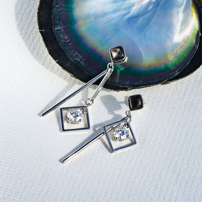Boucles d'oreilles Perle de Tahiti – Carrés Géométriques Ajourés – Nacréa Tahiti