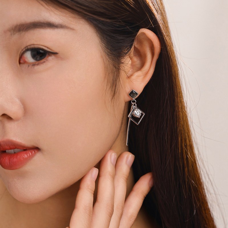 Boucles d'oreilles Perle de Tahiti – Carrés Géométriques Ajourés – Nacréa Tahiti