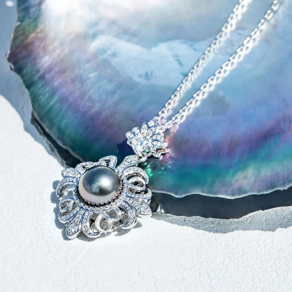 Pendentif Perle de Tahiti – Fleur D’iris 10–11 mm Argent – Nacréa Tahiti